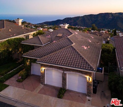 16658 Calle Brittany, Pacific Palisades, CA, 90272-1966 | Card Image