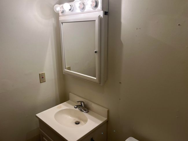 APT-13 - 1225 Bodwell Rd, Condo with 1 bedrooms, 1 bathrooms and null parking in Manchester NH | Image 5