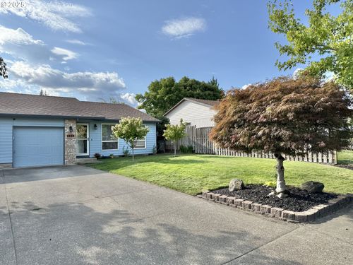 3035 Ne Maloney Dr, McMinnville, OR, 97128-2250 | Card Image