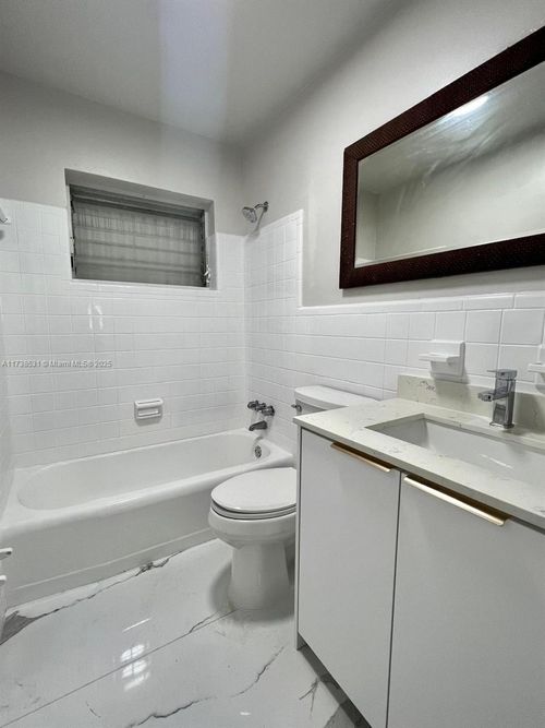 apt-a-226 Sw 6th St, Dania Beach, FL, 33004-3977 | Card Image