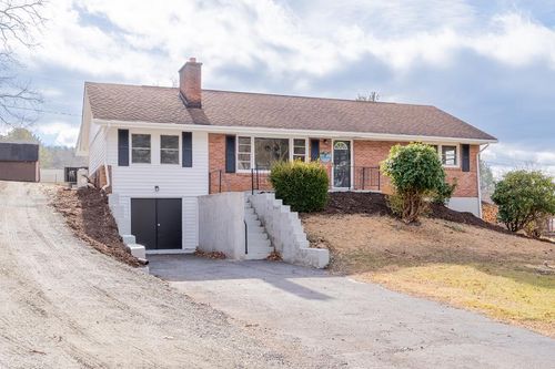 109 Robinhood Rd, Galax, VA, 24333-3403 | Card Image