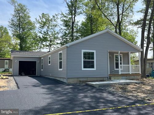 197 Spring Ln, DOYLESTOWN, PA, 18901 | Card Image