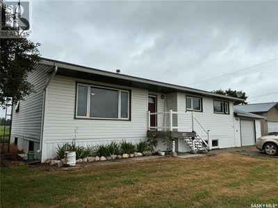 342 Howard St, House other with 5 bedrooms, 2 bathrooms and null parking in Drake SK | Image 1