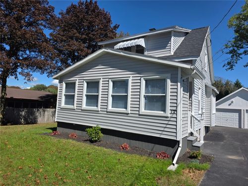 12 Rochester St, Auburn, NY, 13021-1210 | Card Image