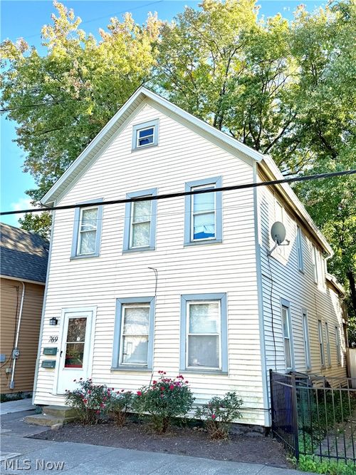 769 Brayton Ave, Cleveland, OH, 44113-4604 | Card Image