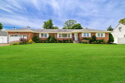 332 Marcy St, West Babylon, NY, 11704-3005 | Card Image