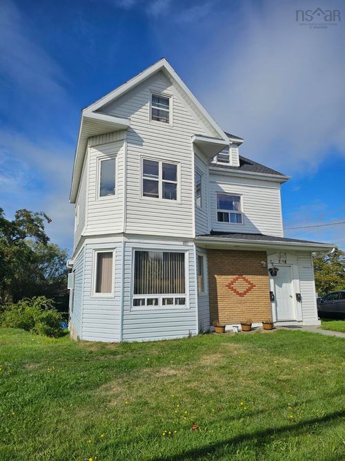 798 Main St, Glace Bay, NS, B1A4Z1 | Card Image