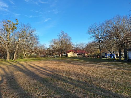 513 S San Antonio St, Wolfe City, TX, 75496-3387 | Card Image