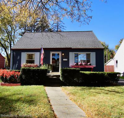 3106 Dearborn Avenue, Home with 3 bedrooms, 1 bathrooms and null parking in Flint MI | Image 2