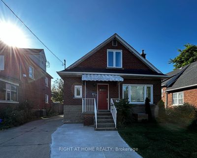 214 Kenilworth Ave S, House other with 3 bedrooms, 3 bathrooms and 5 parking in Hamilton ON | Image 1