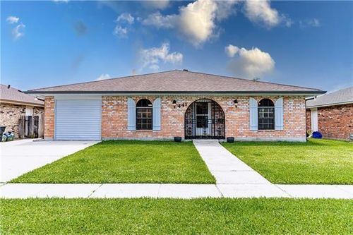 441 Sugarpine Dr, Gretna, LA, 70056-7937 | Card Image