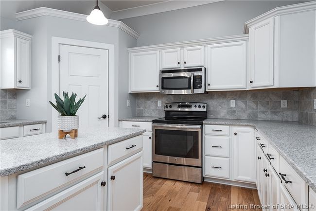 Quartz with tiled back splash! | Image 11