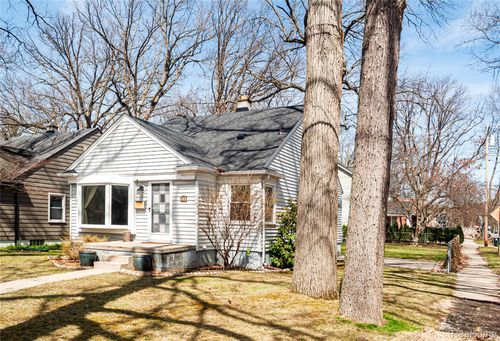 802 Catalpa Dr, Royal Oak, MI, 48067-1256 | Card Image