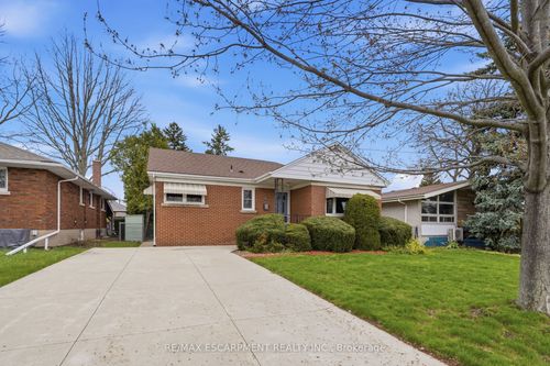 30 W 22nd St, Hamilton, ON, L9C4N3 | Card Image