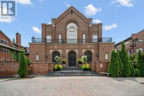 208-65 Sheldrake Blvd, Toronto, ON, M4P2B1 | Card Image
