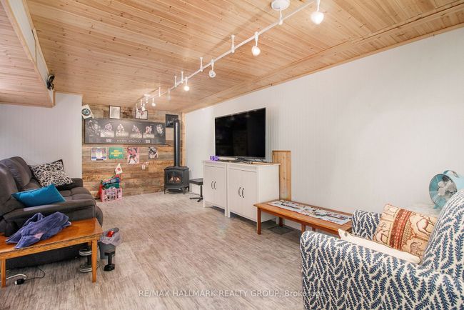 1036 Gill Ave, House other with 3 bedrooms, 2 bathrooms and 3 parking in Ottawa ON | Image 17