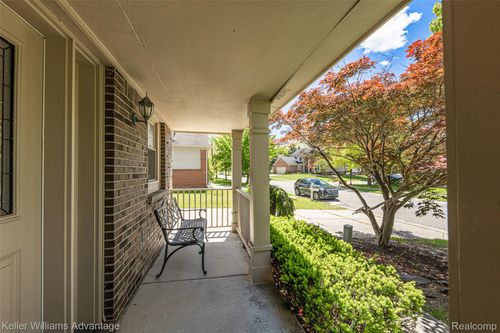 42900 Ledgeview Dr, Novi, MI, 48377-2710 | Card Image