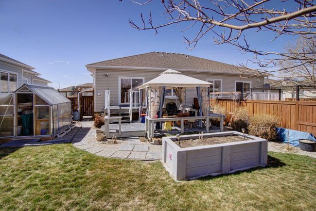 4 Skyline Mews, Home with 3 bedrooms, 2 bathrooms and 3 parking in Claresholm AB | Image 42