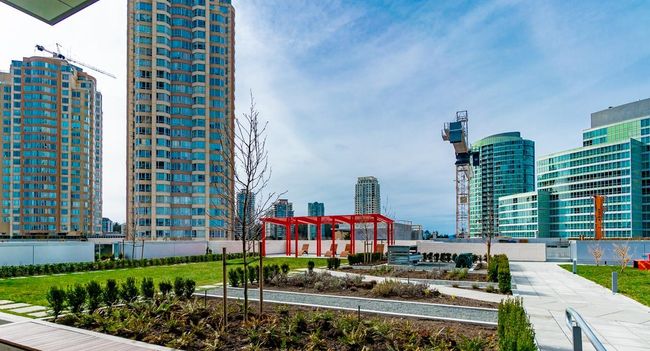 4010 - 4670 Assembly Way, Condo with 2 bedrooms, 2 bathrooms and 1 parking in Burnaby BC | Image 28