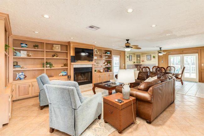 247 Schooner Dr, House other with 3 bedrooms, 2 bathrooms and 5 parking in Freeport TX | Image 12
