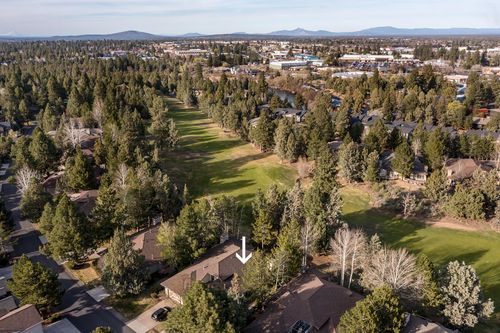 3020 Nw Clubhouse Dr, Bend, OR, 97703-7542 | Card Image
