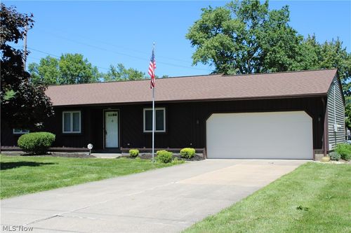 38365 Wood Rd, Willoughby, OH, 44094-7684 | Card Image