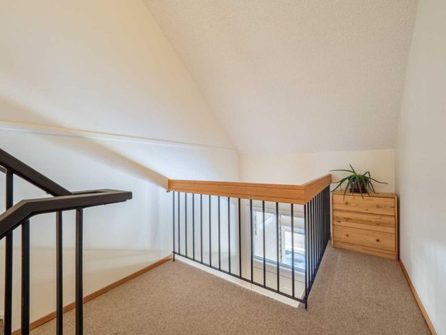 393 Point Mckay Gardens Nw, Home with 3 bedrooms, 2 bathrooms and 2 parking in Calgary AB | Image 18