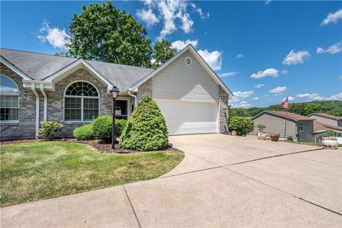 228 Country View Dr, New Kensington, PA, 15068-2345 | Card Image