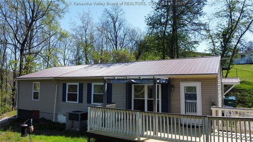 322 Grandview Dr, Hurricane, WV, 25526-5893 | Card Image