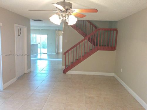 601-601 Green Springs Pl, West Palm Beach, FL, 33409-7507 | Card Image