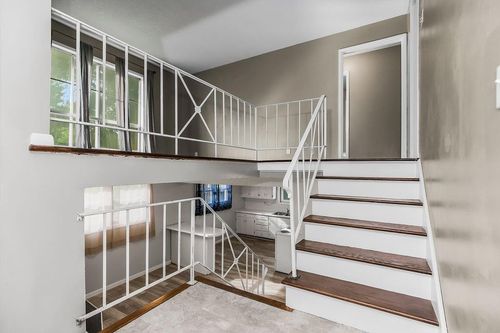 913 Piute Ave, Independence, MO, 64056-1936 | Card Image