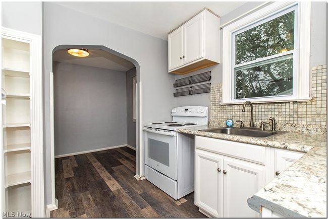 Kitchen and Dining Room | Image 19