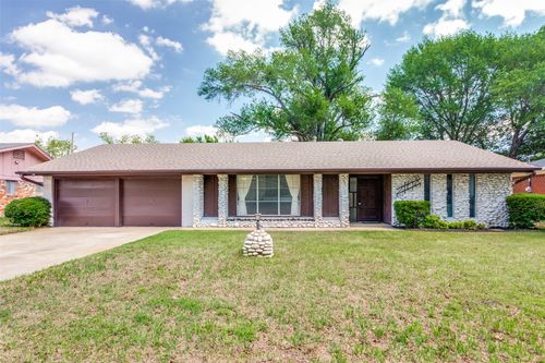 2108 David Dr, Fort Worth, TX, 76111-5025 | Card Image