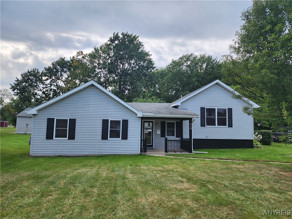Davis Ave, Medina, NY 14103