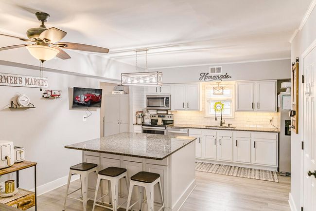 49 Auld Brass Rd-2 TV | Image 8