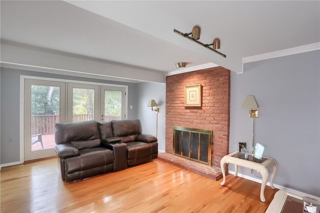 Family Room | Image 10
