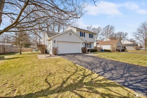 8811 Tamarack St, Temperance, MI, 48182-9226 | Card Image