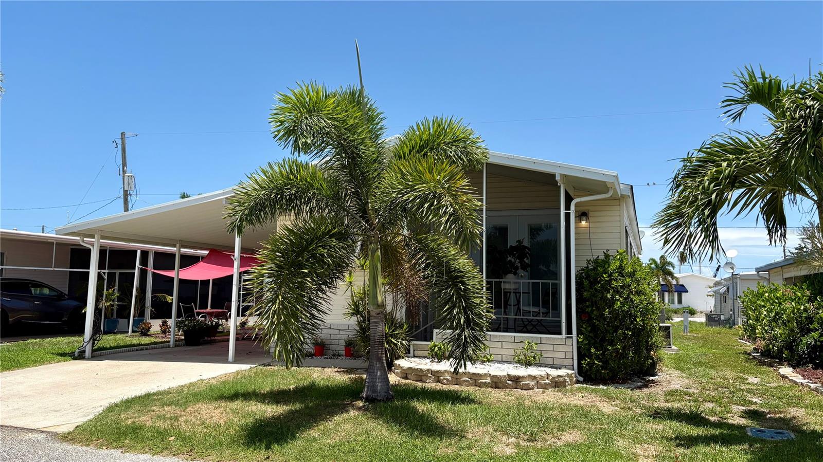 Residential in PALMETTO