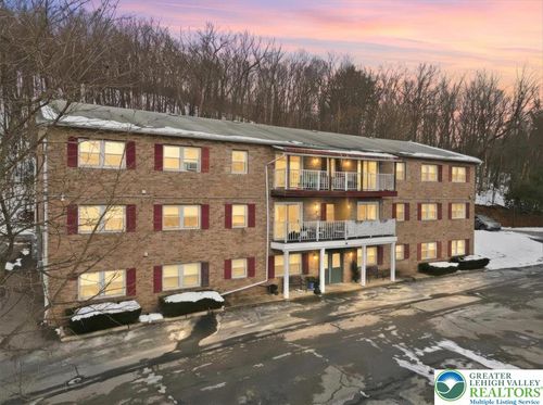 146 Oak Dr, Lehighton, PA, 18235-1042 | Card Image