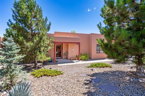 26 Bosquecillo, Santa Fe, NM, 87508-1474 | Card Image