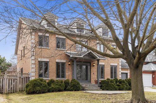 16 Eastgate Cres, Richmond Hill, ON, L4B3G5 | Card Image
