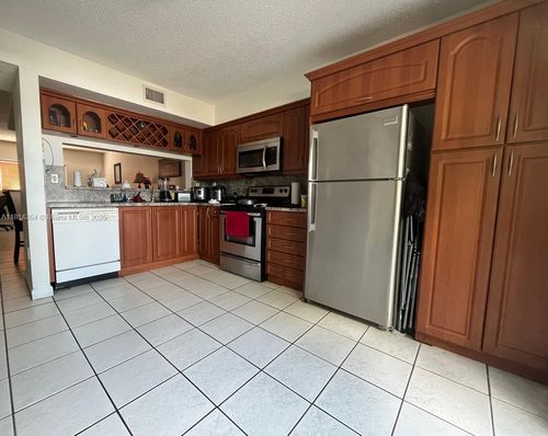 apt-207-14901 Sw 82nd Ter, Miami, FL, 33193-1438 | Card Image