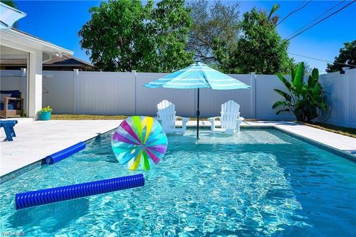760 106th Ave N, NAPLES, FL, 34108-1850 | Card Image