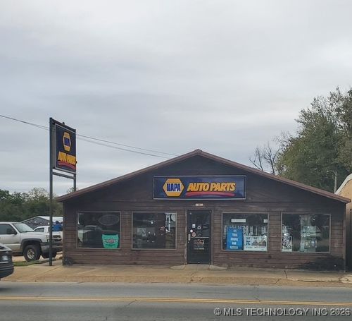 118 E Main St, Antlers, OK, 74523-3254 | Card Image