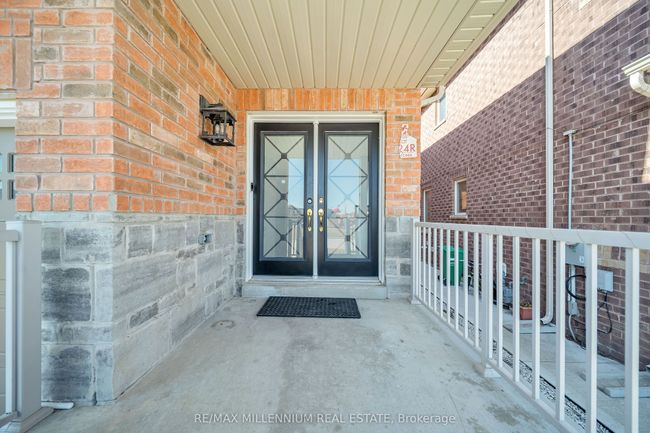 86 Cookview Dr, House attached with 5 bedrooms, 4 bathrooms and 2 parking in Brampton ON | Image 5