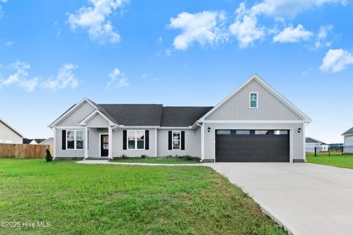 126 Ralph Dr, Pikeville, NC, 27863-9313 | Card Image