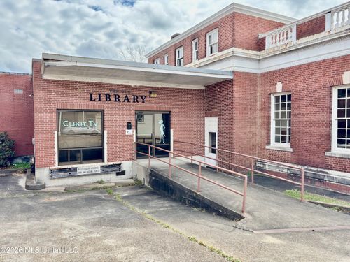 114 State St, McComb, MS, 39648-3937 | Card Image