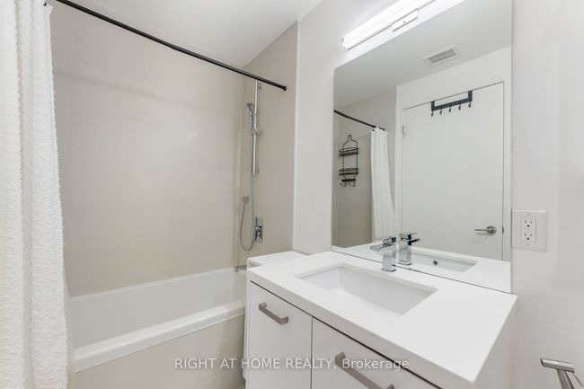 LPH02 - 608 Richmond St W, Condo with 2 bedrooms, 2 bathrooms and null parking in Toronto ON | Image 31