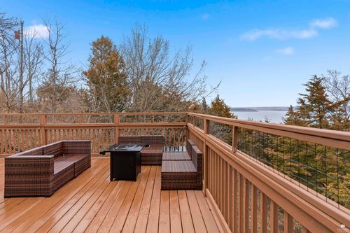 7022 Deer Run Dr, Manhattan, KS, 66503-9136 | Card Image