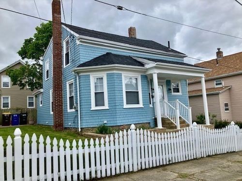 49 Downing St, Fall River, MA, 02723-2226 | Card Image
